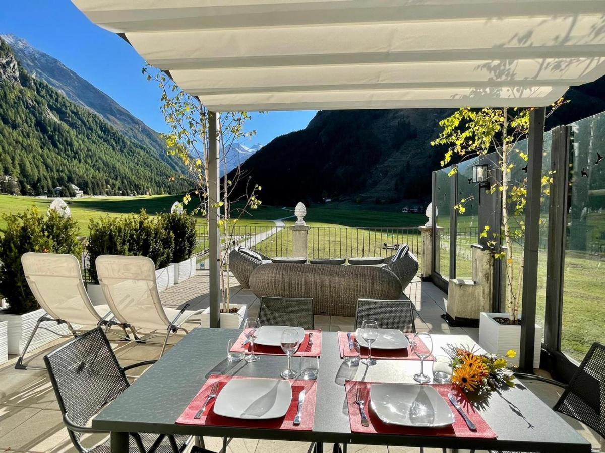 La Terrazza Apartment Cogne Bagian luar foto