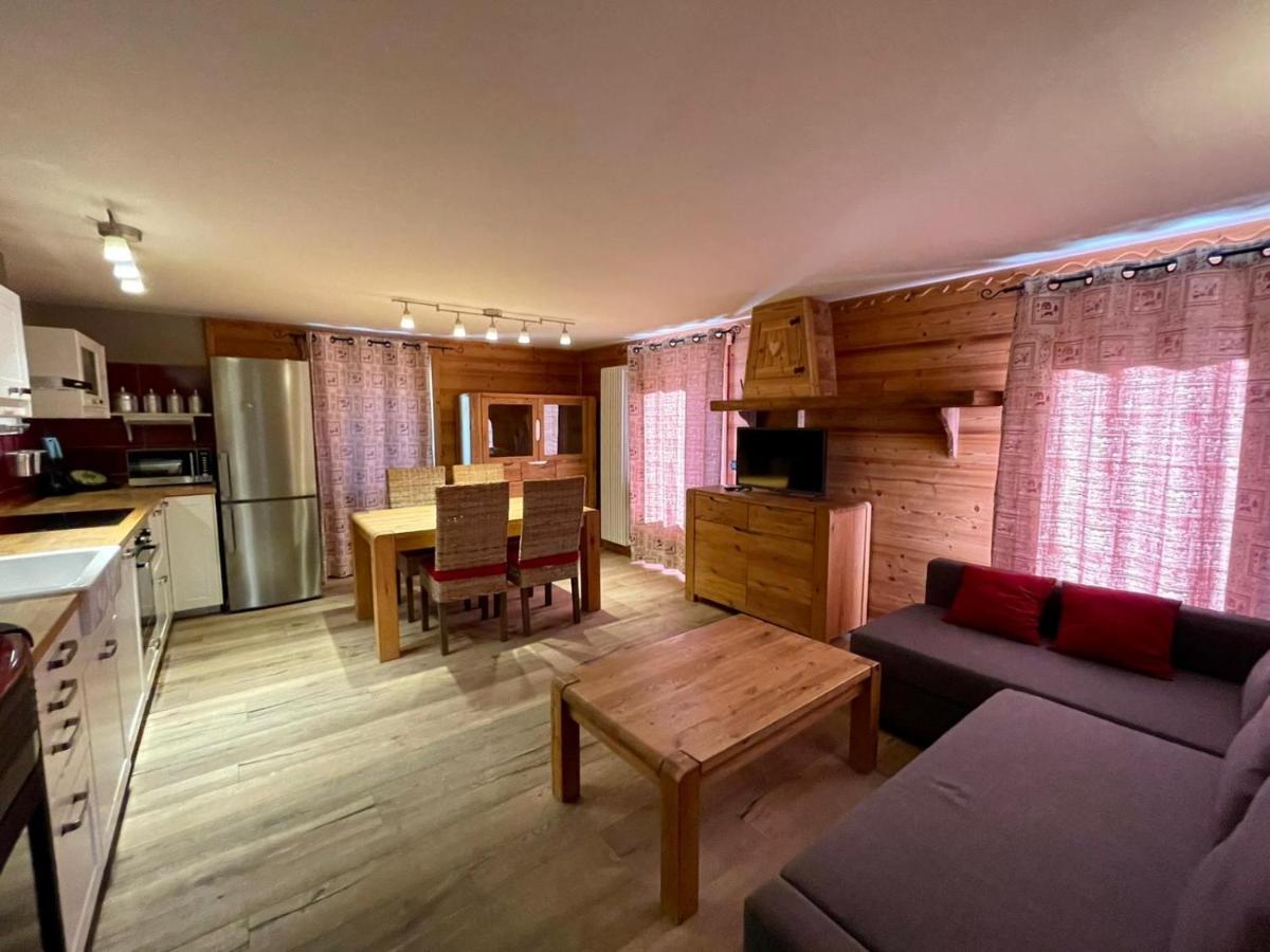 La Terrazza Apartment Cogne Bagian luar foto